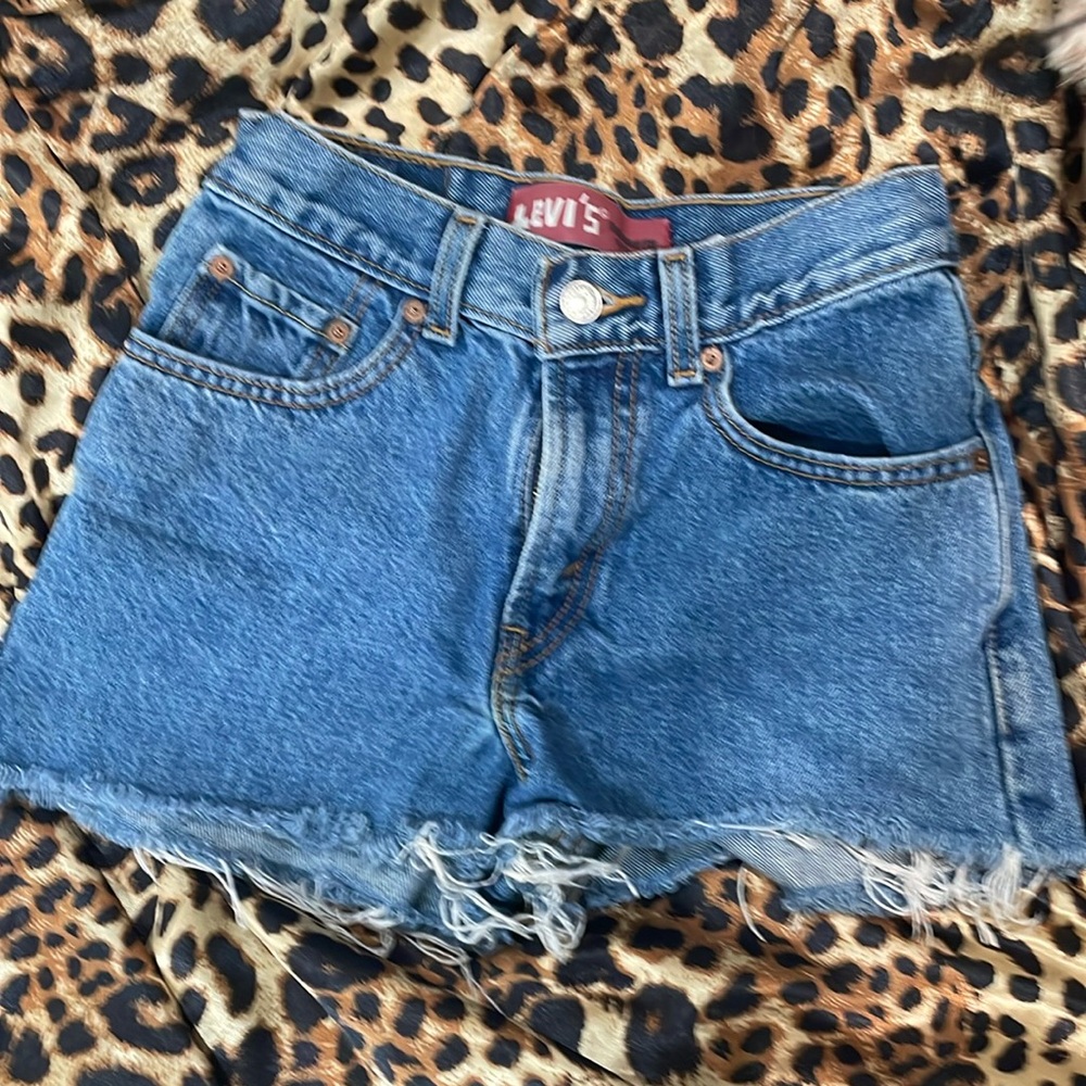 VINTAGE Levi denim shorts
